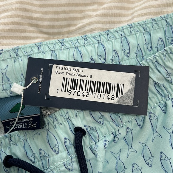 “Properly Tied” mens swim suit NWT size small - Picture 4 of 5